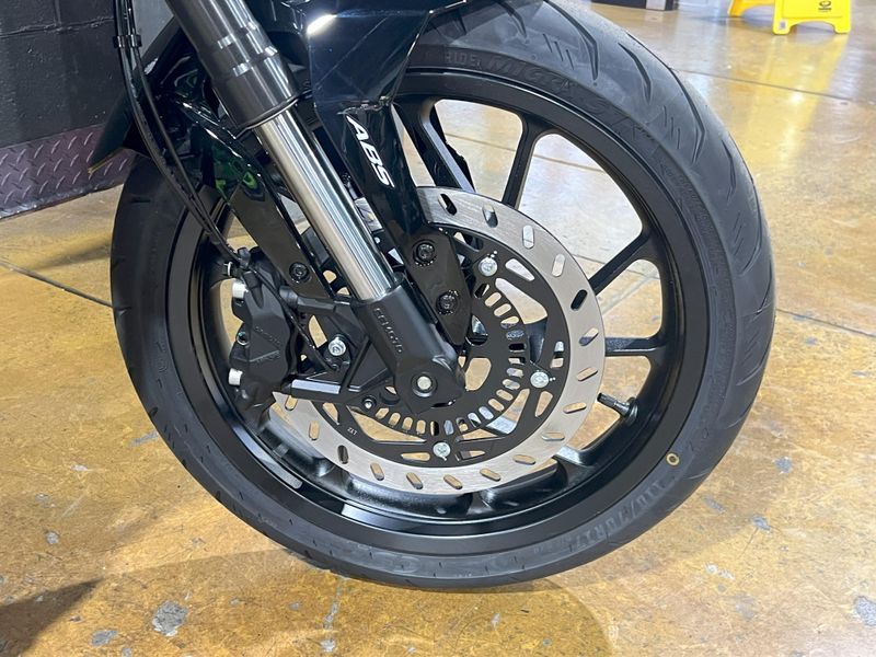 2025 CFMOTO 300NK Image 10