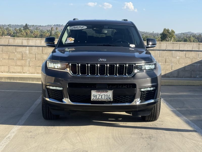 Used 2024 Jeep Grand Cherokee L LimitedImage 3