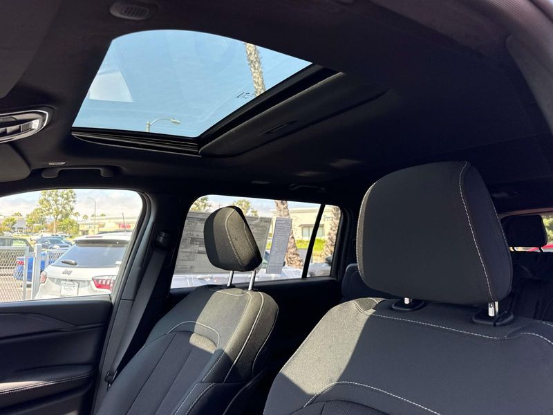 New 2026 Jeep Grand Cherokee L Laredo X 4x2