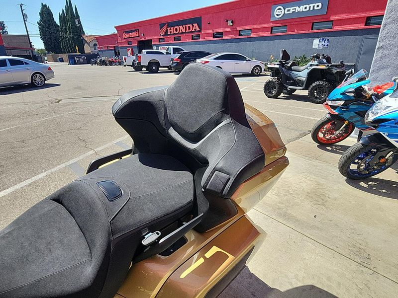 New 2025 Honda GOLDWING TOUR DCT Image 16