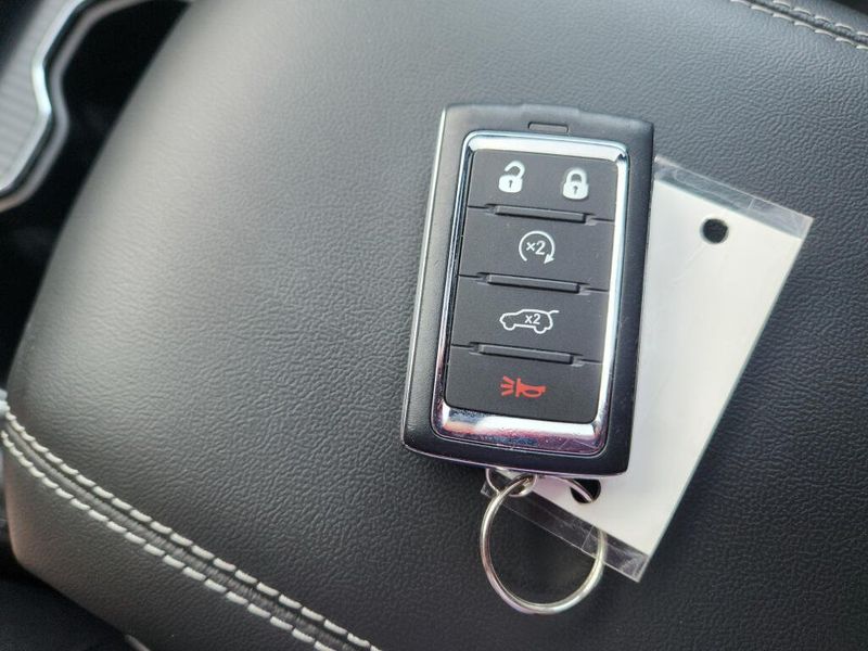 Used 2024 Jeep Grand Cherokee L Limited