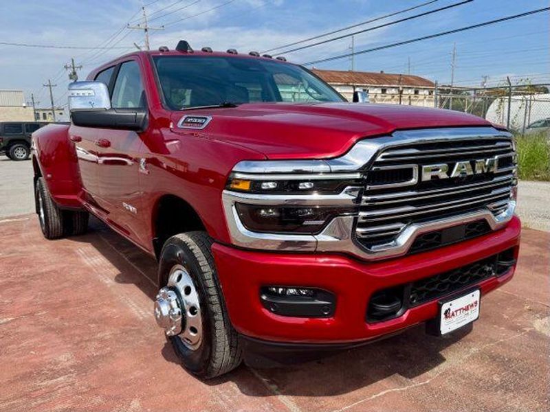 New 2027 RAM 3500 LaramieImage 3