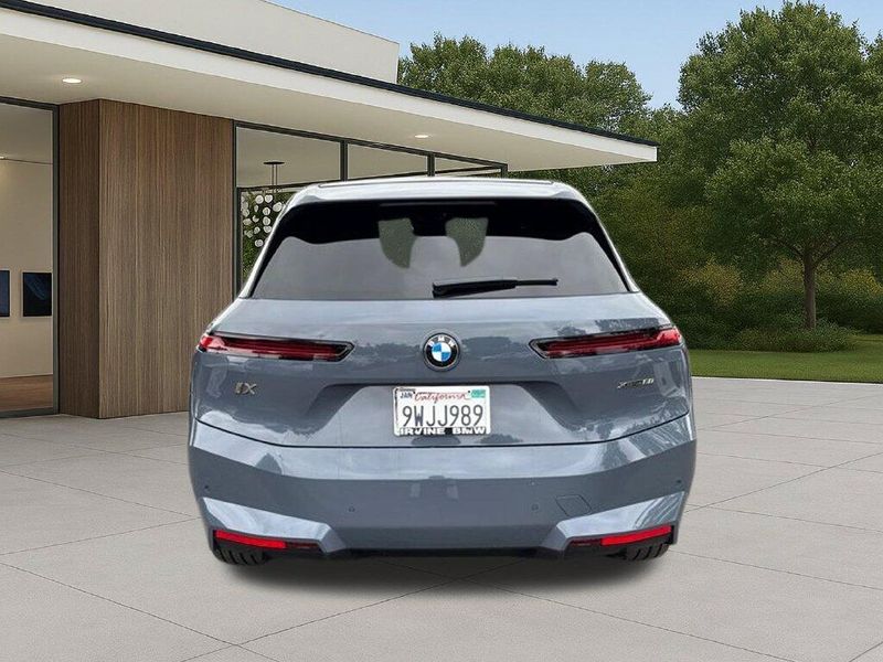 Used 2026 BMW iX xDrive60Image 10