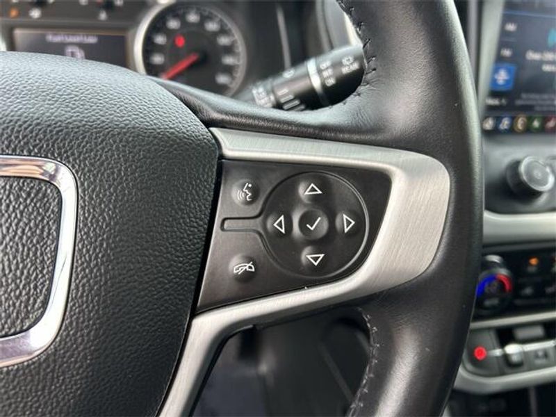 Used 2022 GMC Acadia SLTImage 24