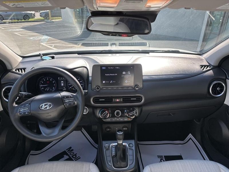 2023 Hyundai Kona SELImage 22