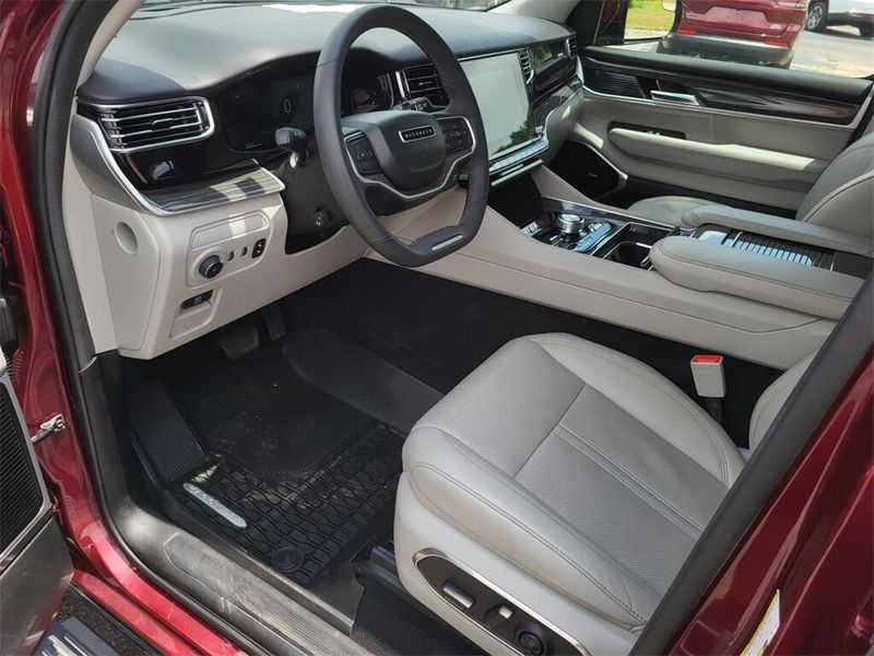 2022 Jeep Wagoneer Series IIIImage 28