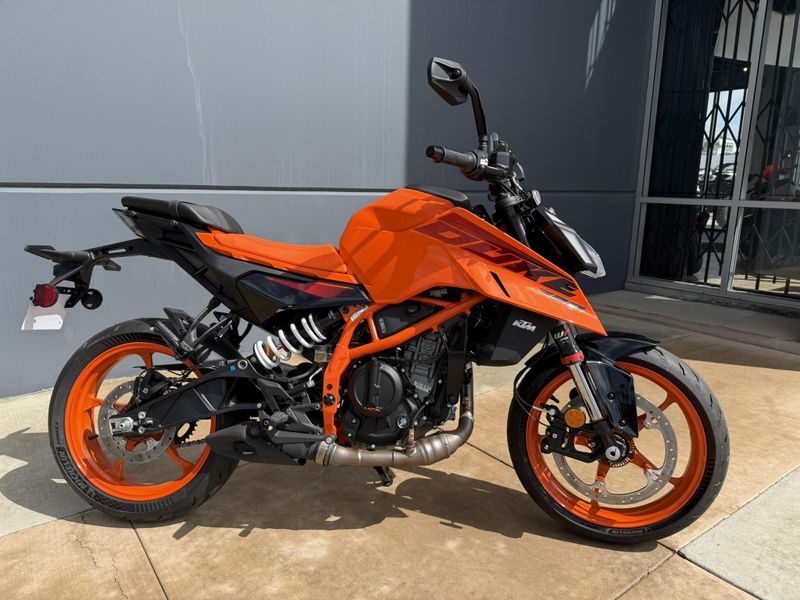 New 2025 KTM 390 DUKE Image 1
