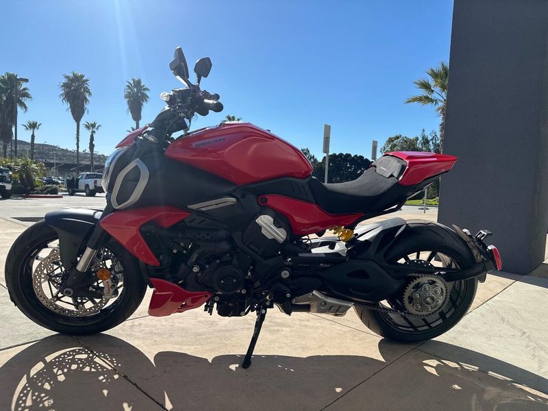 New 2025 Ducati DIAVEL V4 Image 13