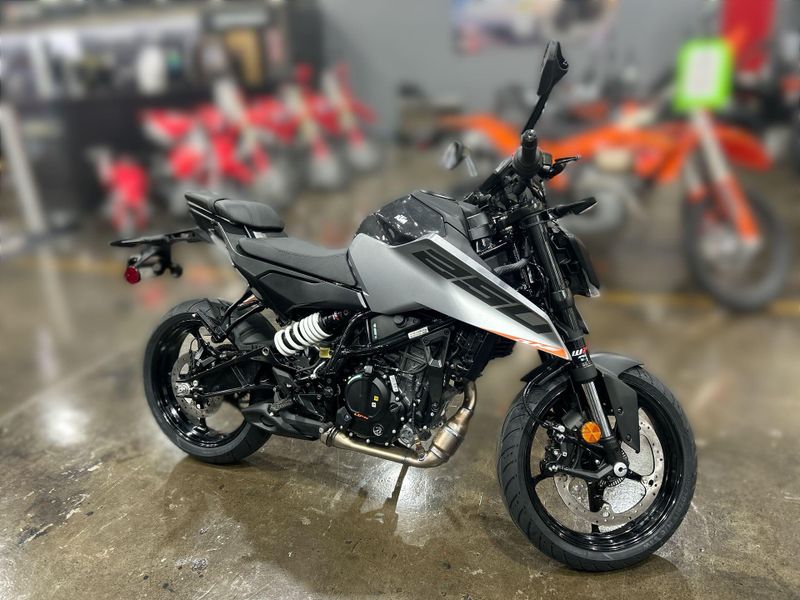 New 2026 KTM 250 DUKE Image 11
