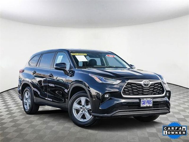 Used 2023 Toyota Highlander LImage 2