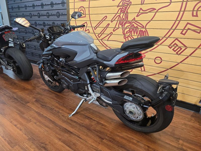 2024 MV Agusta Brutale 1000 RSImage 5