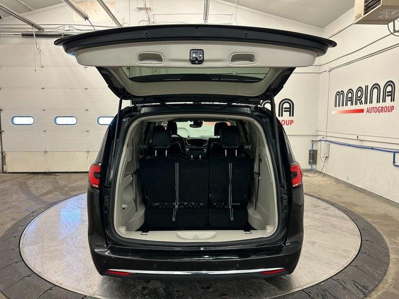 2023 Chrysler Pacifica LimitedImage 17