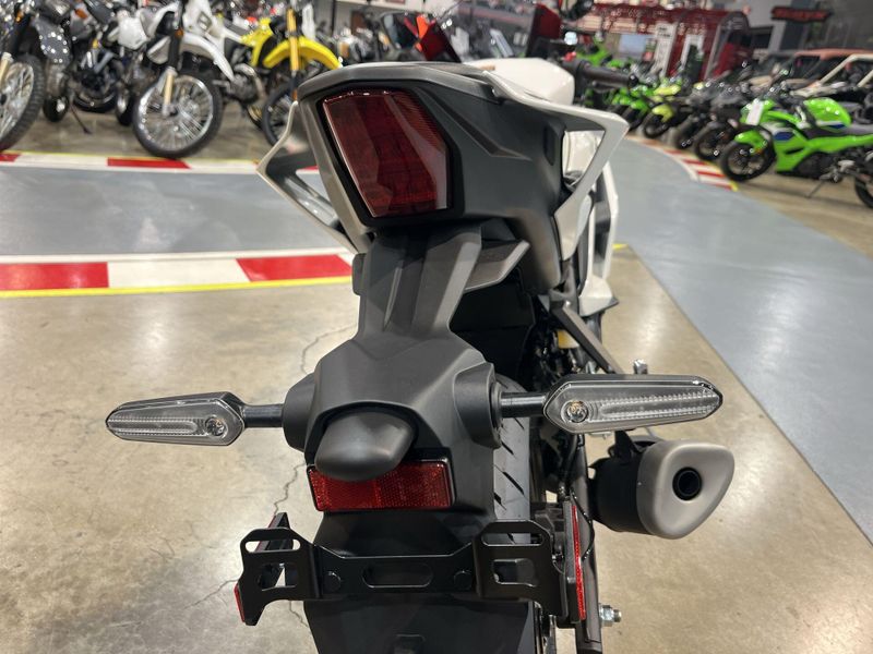 New 2026 Yamaha YZF-R3 ABS CA 70TH ANNIVERSARY EDITION Image 17