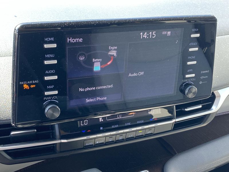 Used 2022 Toyota Sienna LEImage 5
