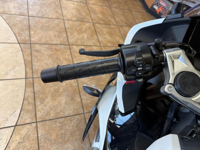 New 2026 CFMOTO 300SS Image 23