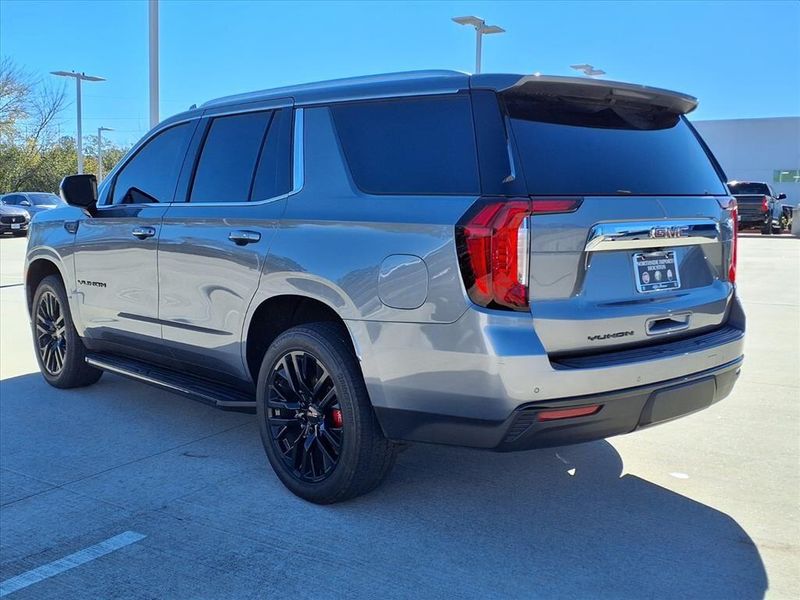 Used 2022 GMC Yukon SLEImage 2
