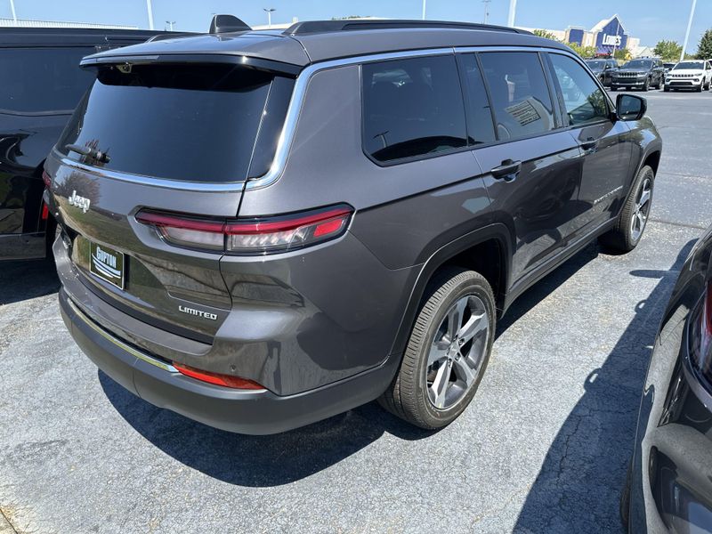 New 2025 Jeep Grand Cherokee L Limited 4x4Image 7