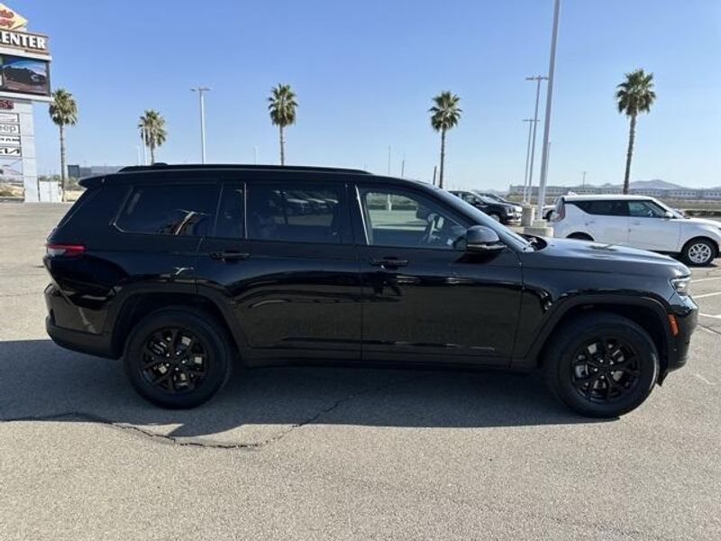 Used 2024 Jeep Grand Cherokee L AltitudeImage 6