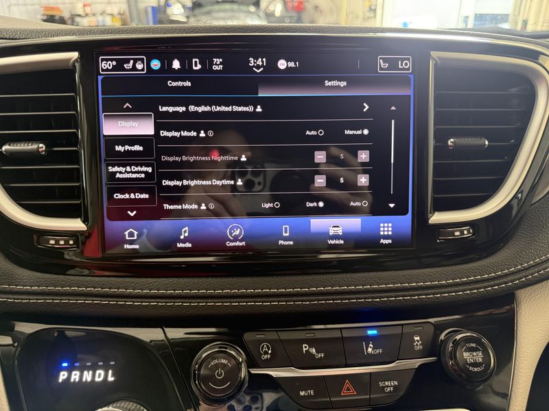 Used 2023 Chrysler Pacifica Touring LImage 29