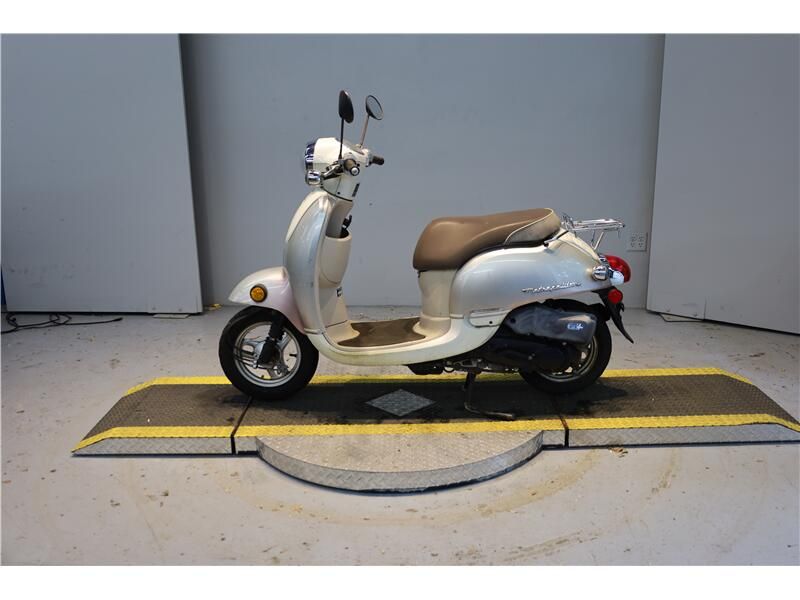 Used 2014 Honda Metro Image 6