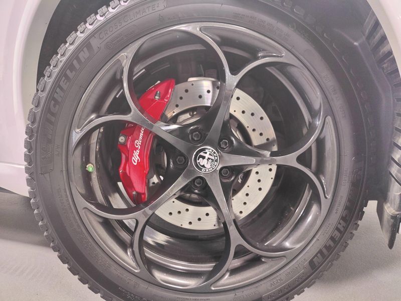 Used 2019 Alfa Romeo Stelvio Nero Quadrifoglio AWD w/SunroofImage 9
