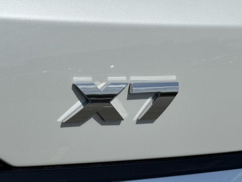 Used 2025 BMW X7 M60iImage 13