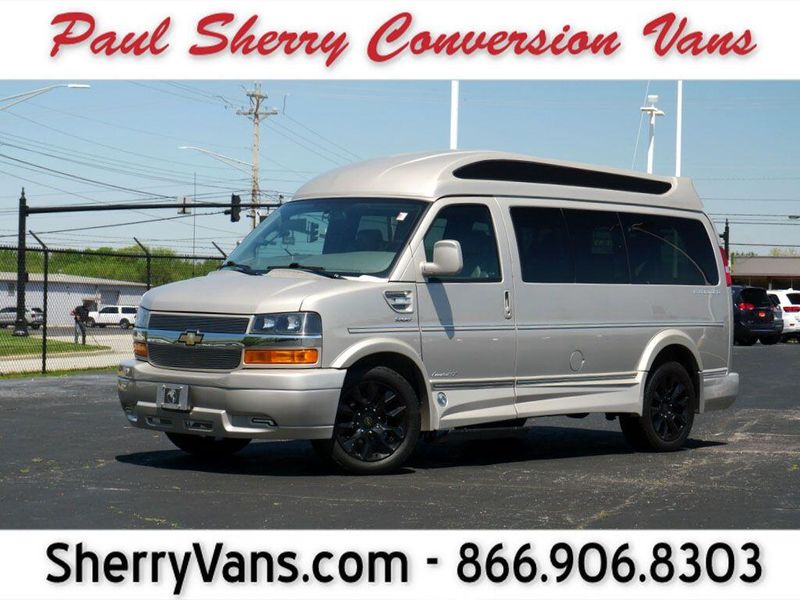 2023 Chevrolet Express Cargo Image 1