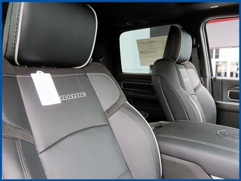 2025 RAM 2500 LaramieImage 10