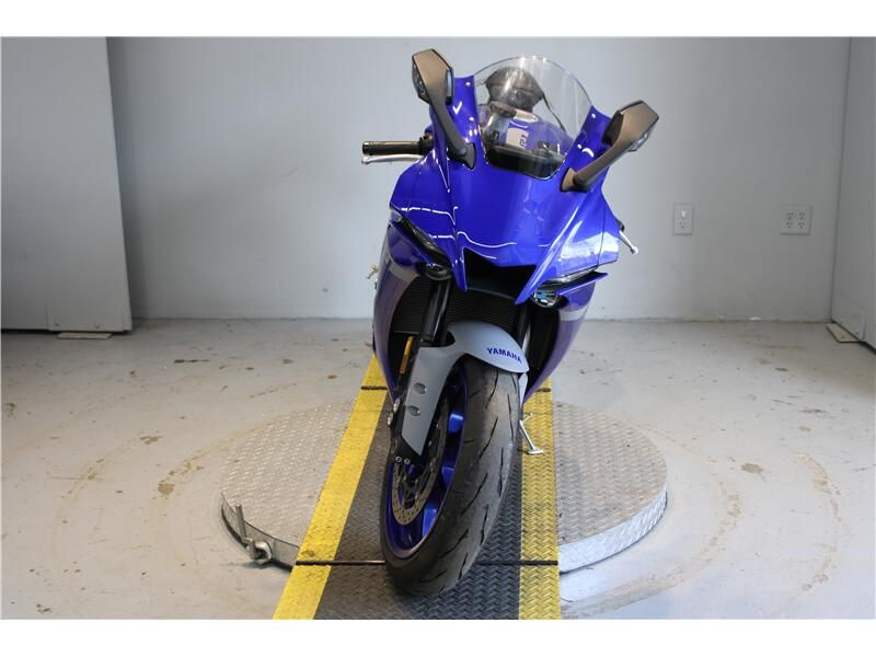 Used 2020 Yamaha YZFR1R1 Image 3
