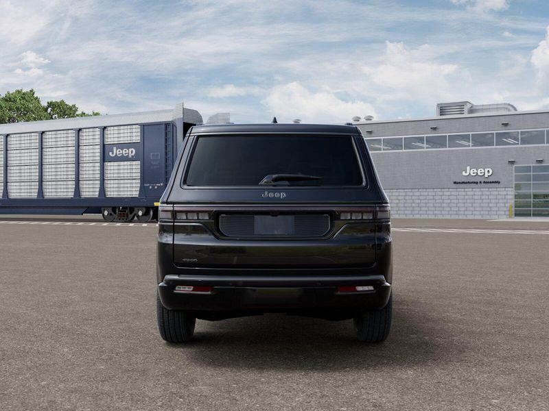 2026 Jeep Grand Wagoneer Summit Reserve 4x4Image 7