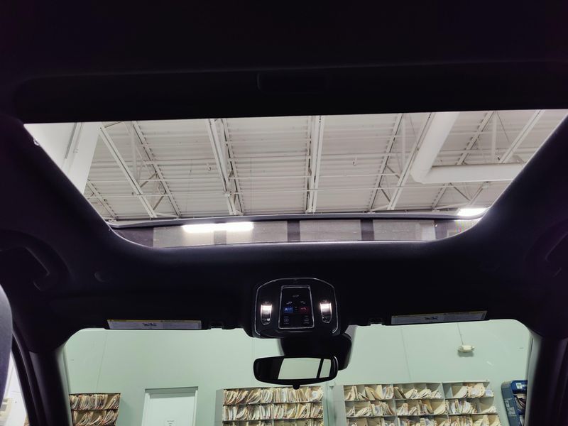 Used 2024 Jeep Grand Cherokee Laredo X Lux Tech V6 4x4Image 7