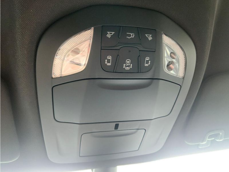 New 2027 Chrysler Pacifica Select