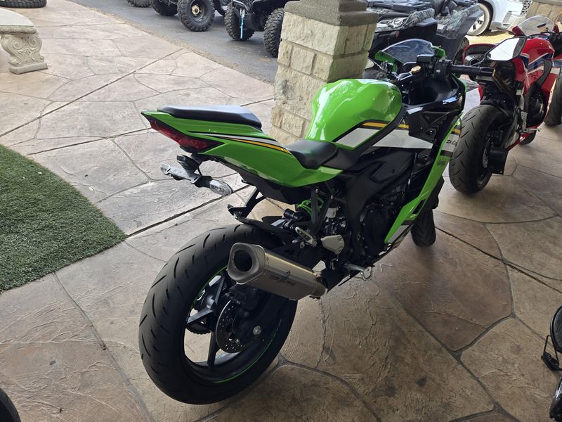 USED 2025 KAWASAKI NINJA ZX4RR ABS Image 3
