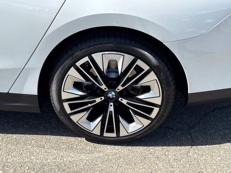New 2027 BMW 5 Series 530iImage 12