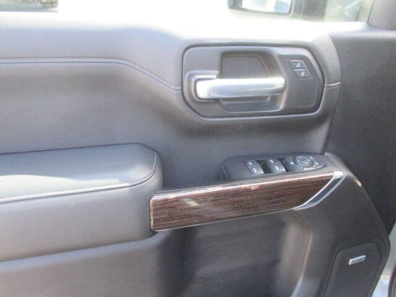Used 2020 GMC Sierra 1500 ElevationImage 17