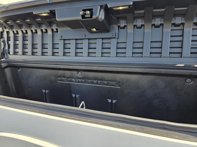 New 2026 RAM 1500 Big Horn Crew Cab 4x2 5'7' Box