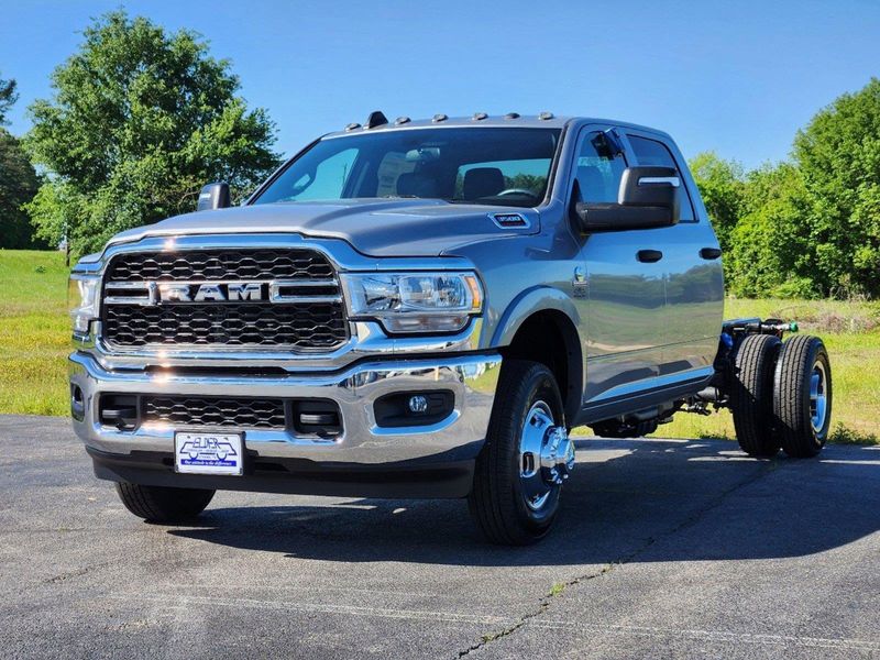 2024 RAM 3500 Tradesman Crew Cab Chassis 4x4 60