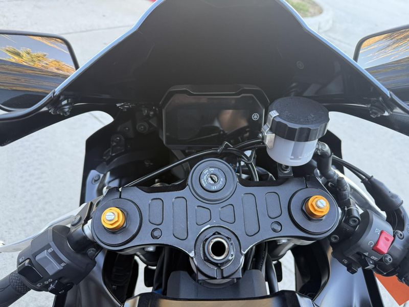 Used 2023 Yamaha YZF R7 Image 12