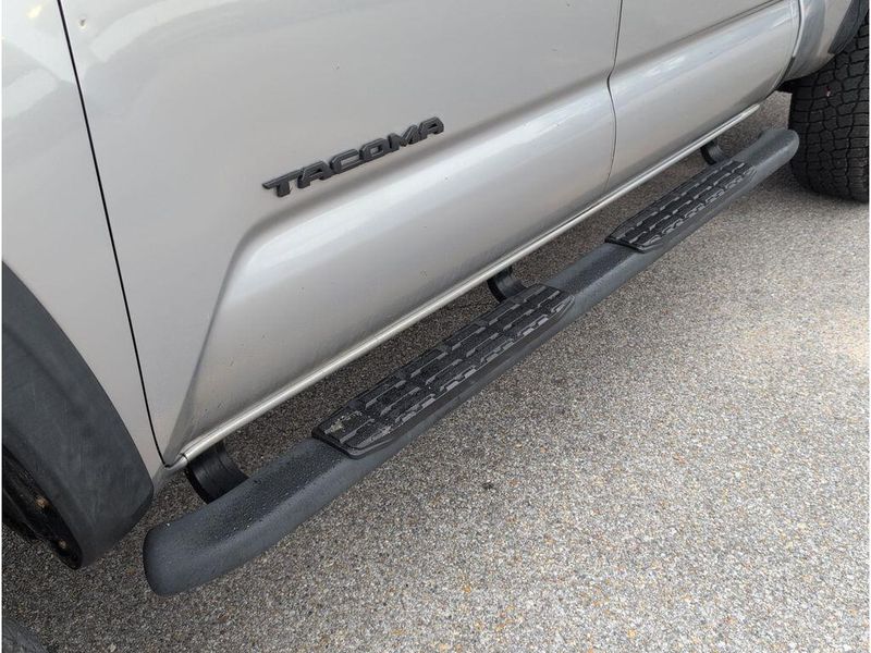 Used 2017 Toyota Tacoma TRD Off RoadImage 10