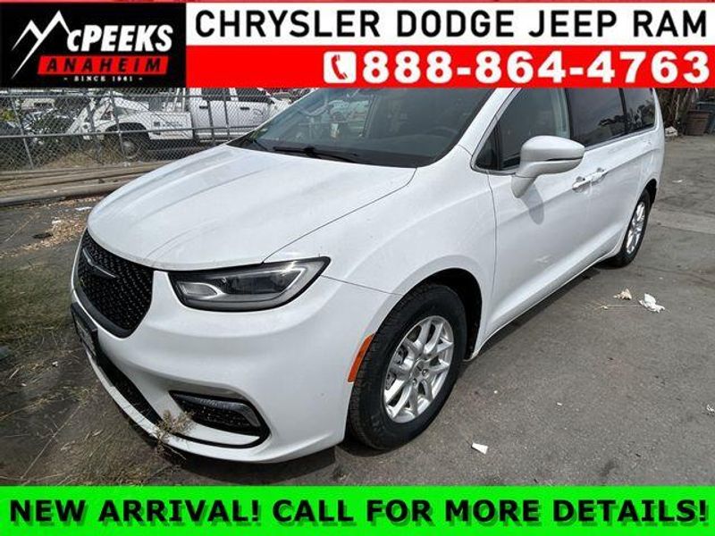 Used 2021 Chrysler Pacifica Touring LImage 1