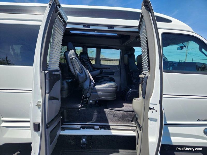 2023 Chevrolet Express Image 36