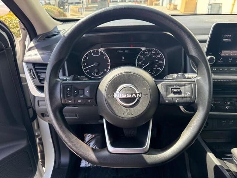 2024 Nissan Rogue S photo 12