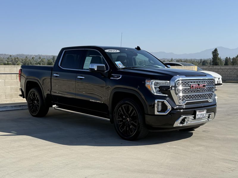 Used 2022 GMC Sierra 1500 Limited DenaliImage 2