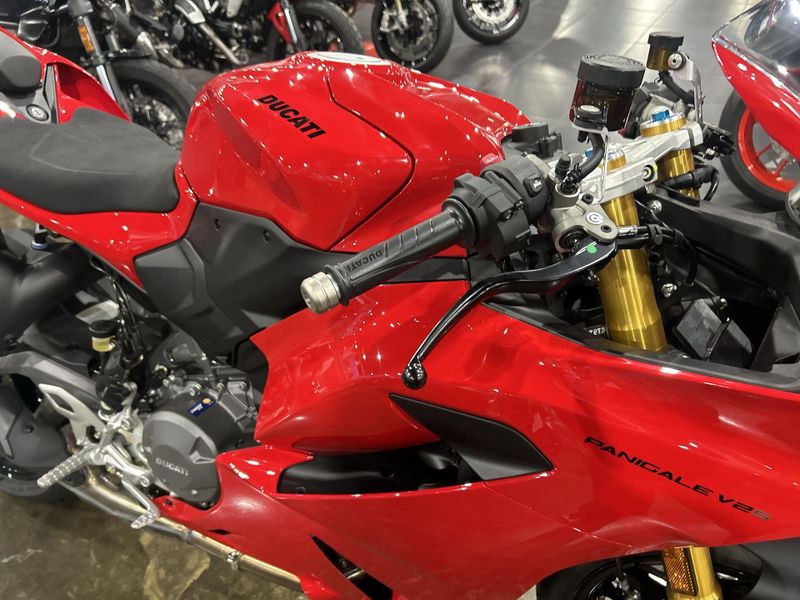 New 2026 Ducati PANIGALE V2 S 896 Image 25