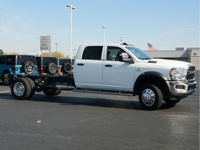 2024 RAM 5500 Tradesman Chassis Crew Cab 4x4 84