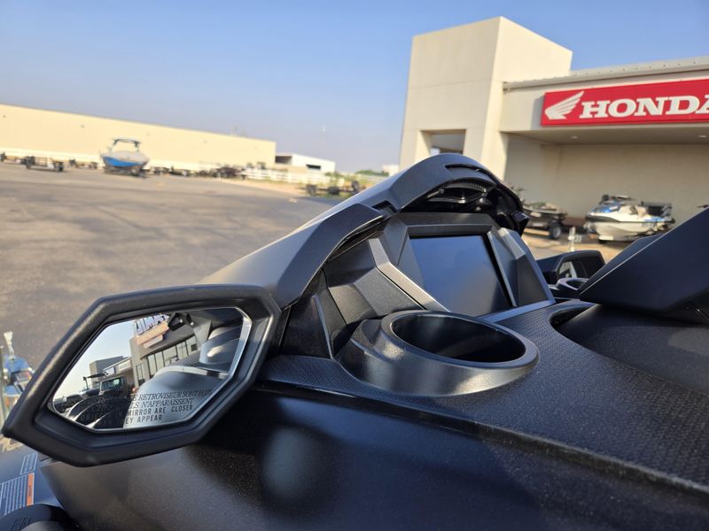 2025 Yamaha FX CRUISER SVHO WAUDIO BLACK Image 17