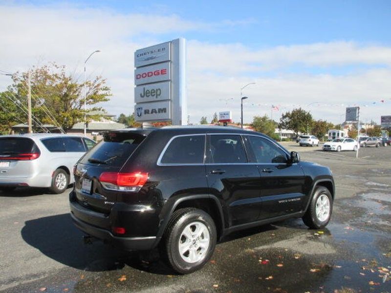 Used 2017 Jeep Grand Cherokee LaredoImage 7