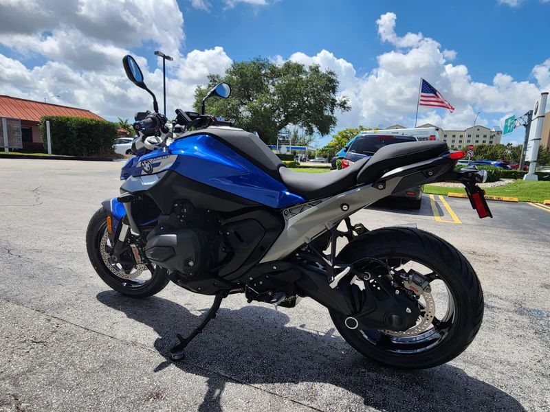 2026 BMW R 1300 RImage 6