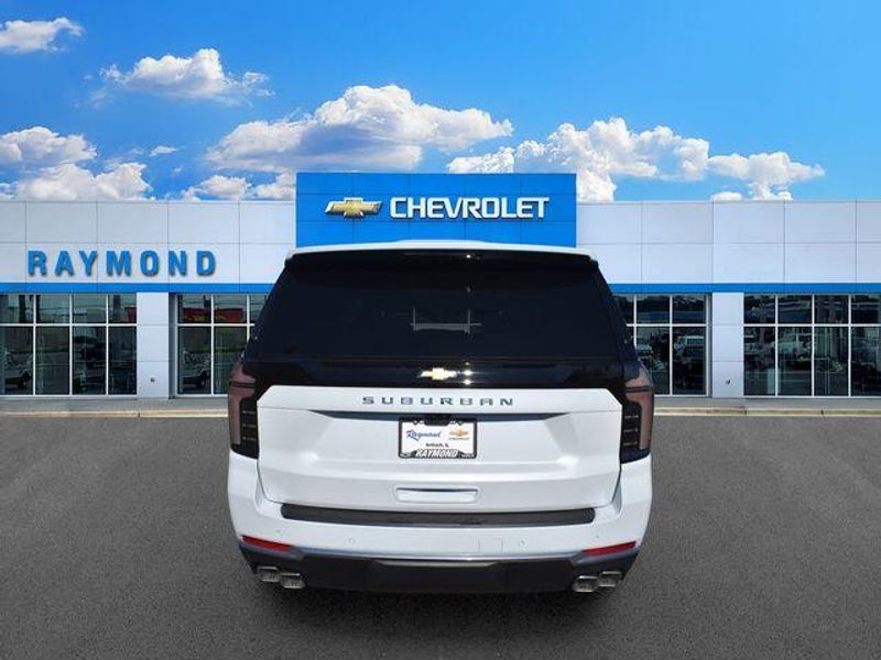 New 2026 Chevrolet Suburban High CountryImage 5