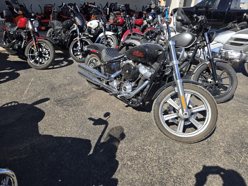 USED 2023 HARLEY SOFTAIL STANDARD Image 1